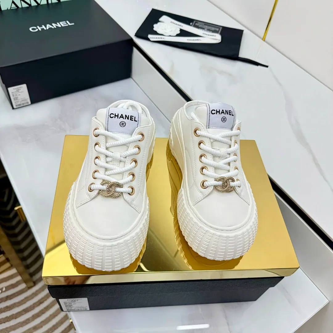 👟👟Ex-factory price 620👟👟 Chanel bread shoes ~ original calfskin panda shoes Chanel 25C latest hot style panda black and white sports shoes casual sneakers Xiaoxiang hot item classic black and white panda color coco girls must pay Fabric: original custom mixed sheepskin lining: original imported breathable mesh lining outsole: Original molded rubber + TPU combination Size: Women's 35-41 👉 👉 👉